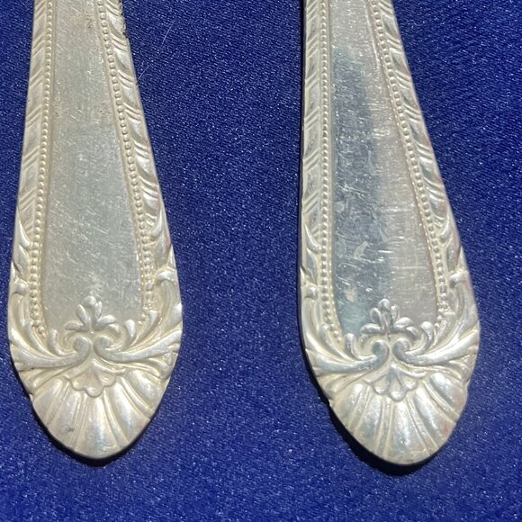 Vintage Reed and Barton OLD LONDON PAIR of 2 Dinner Forks 7-1/8" Silverplate - Picture 1 of 3